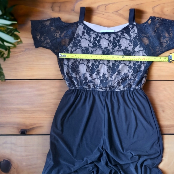 Emma & Michele Lace Bodice Pant Suit with Peek-a-boo Shoulders - Picture 5 of 9